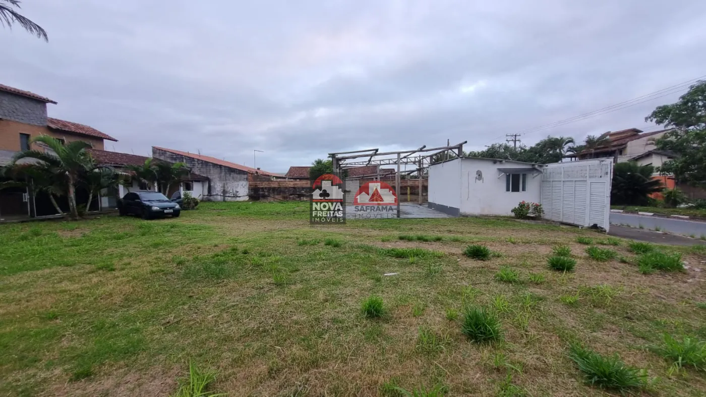 Casa / Edícula em Caraguatatuba 