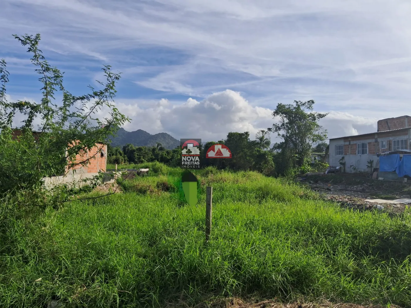 Terreno / Padrão em Caraguatatuba 