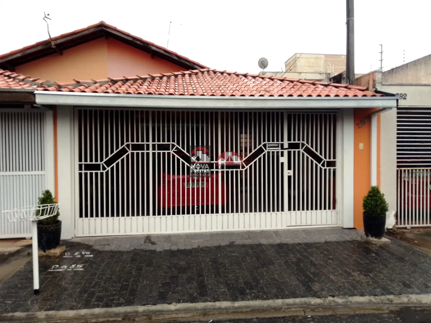 Casa / Padrão em São José dos Campos 