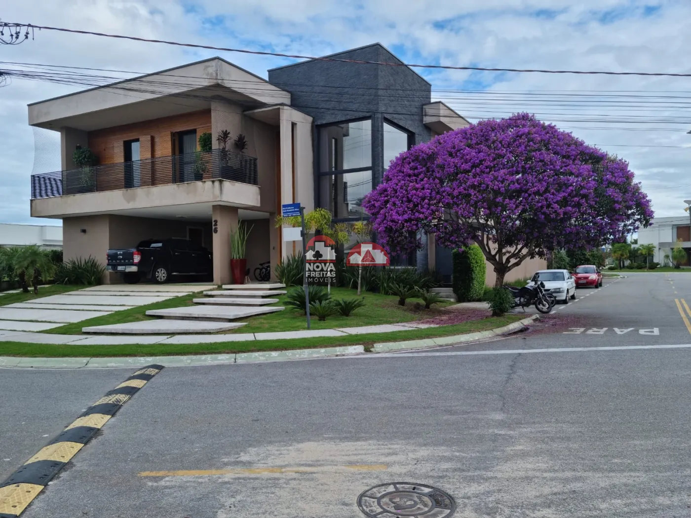 Casa / Sobrado Condomínio em Taubaté 