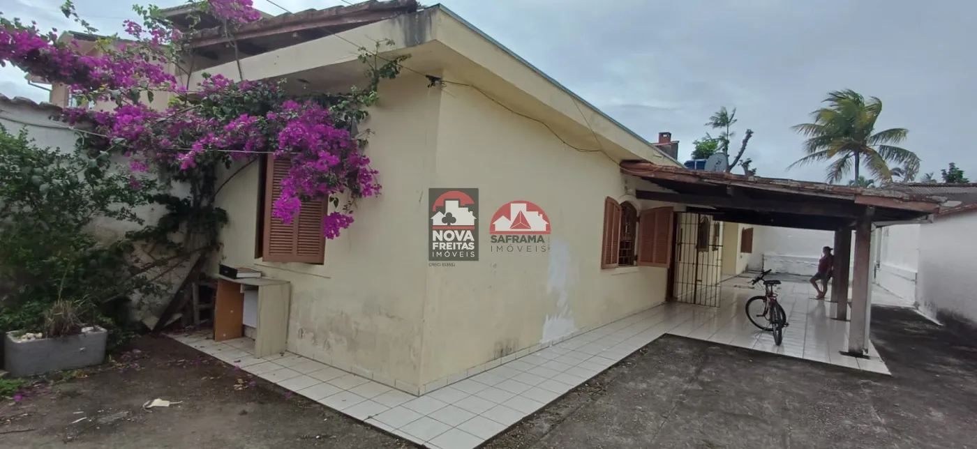 Casa / Padrão em Caraguatatuba Alugar por R$3.000,00