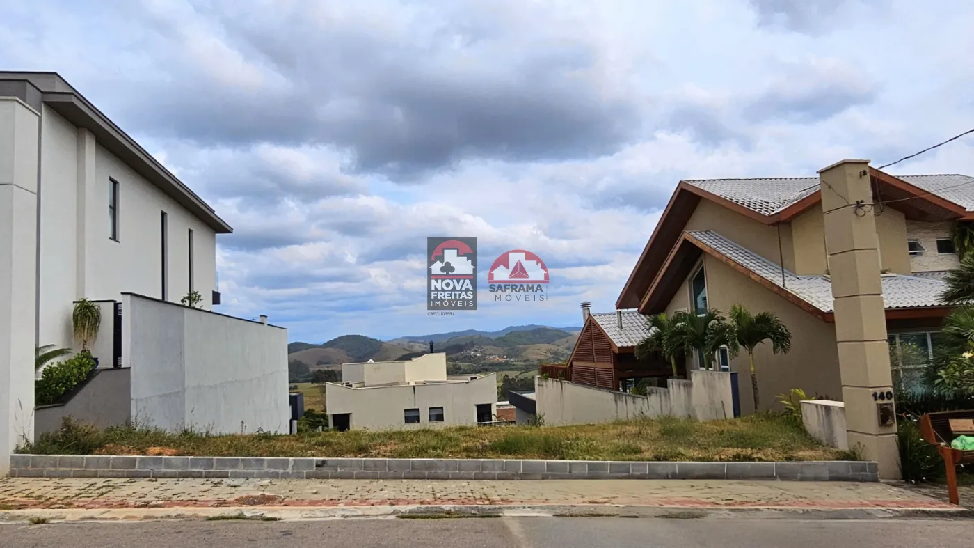 Terreno / Padrão em Condomínio em São José dos Campos 