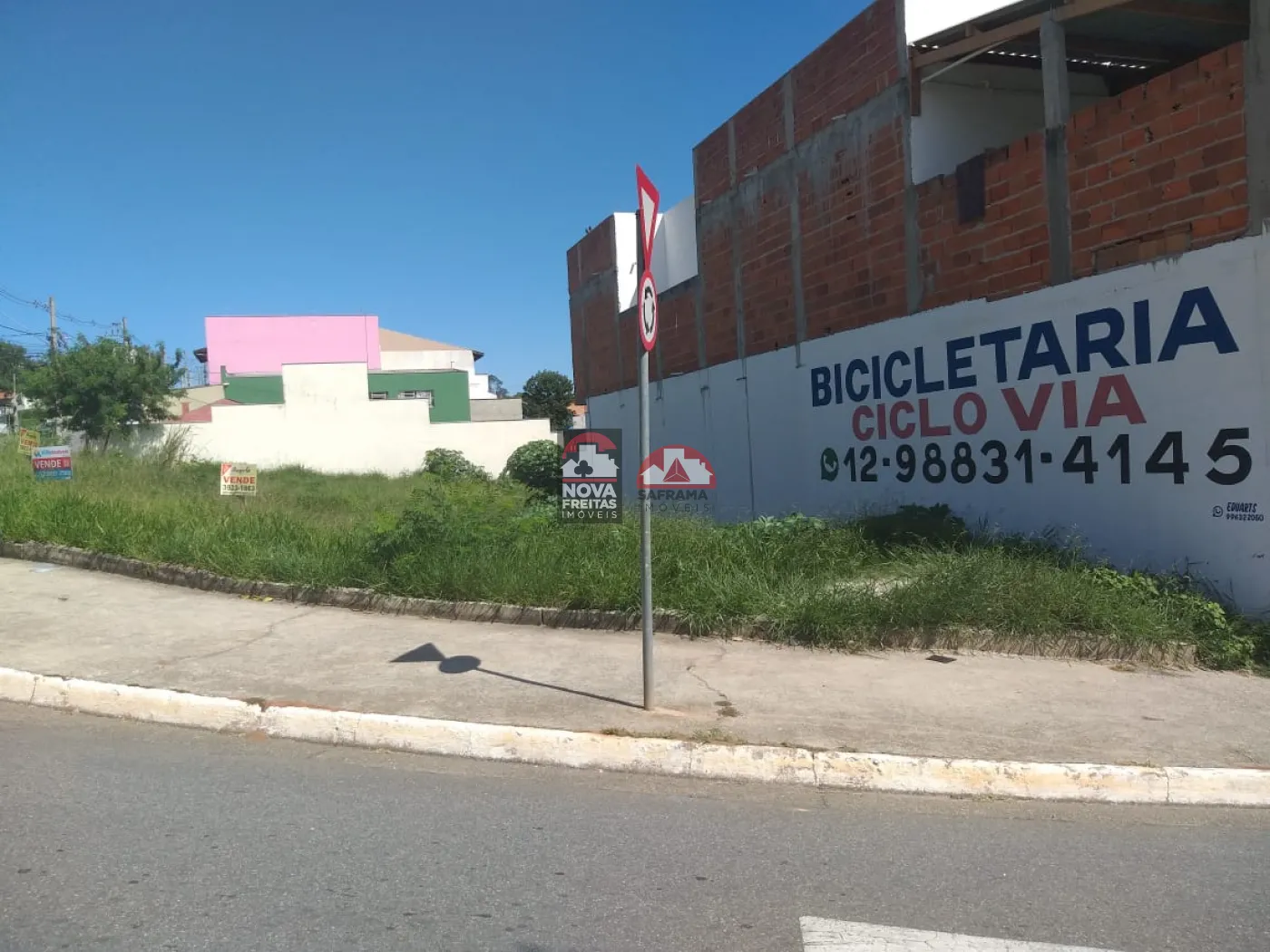 Terreno / Padrão em São José dos Campos 