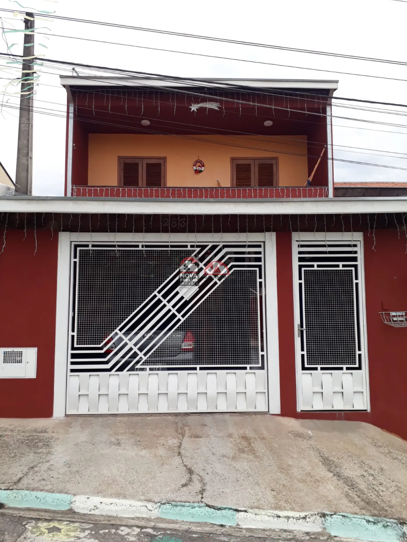 Casa / Sobrado Padrão em São José dos Campos 