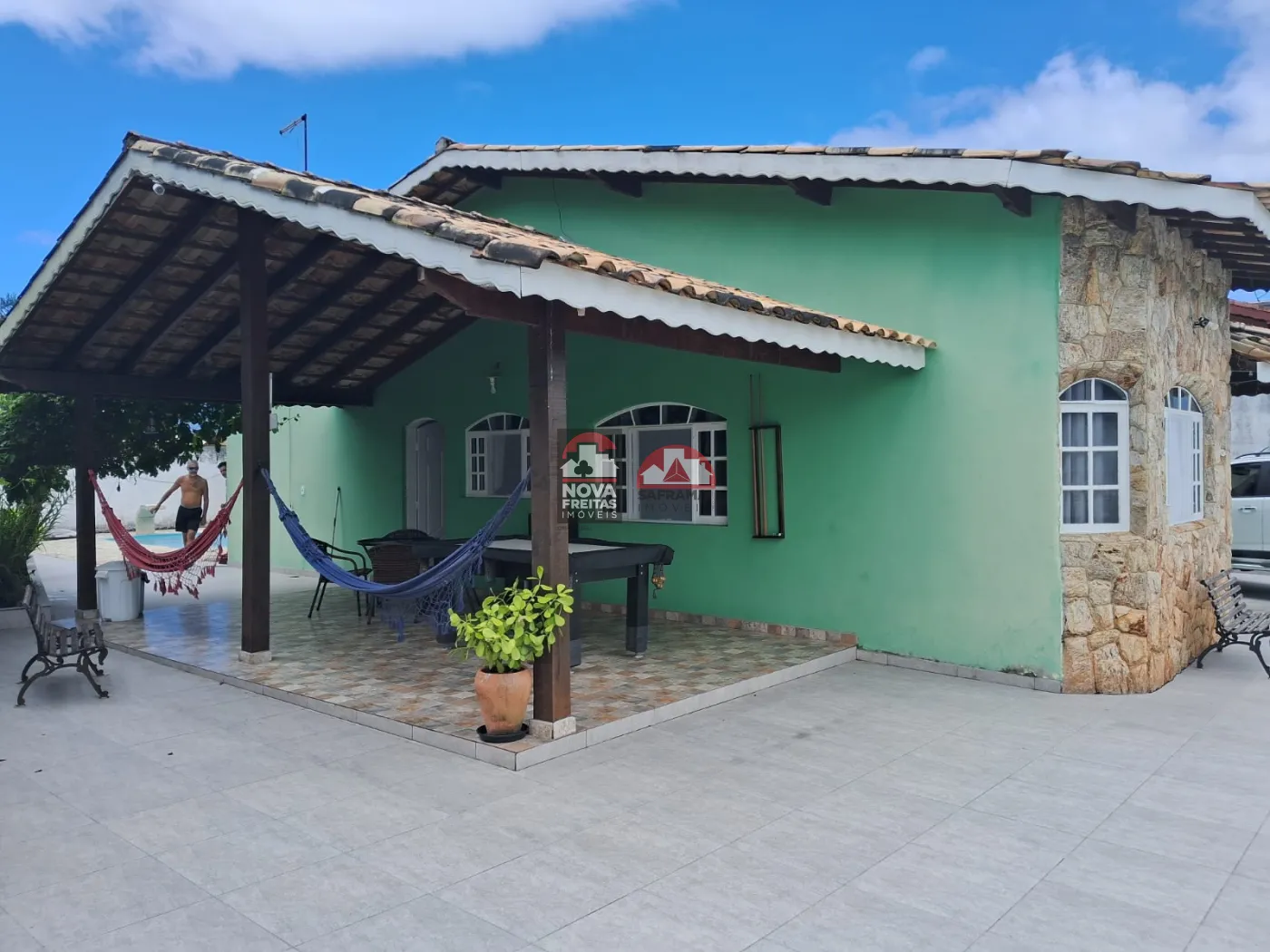 Casa / Sobrado Padrão em Caraguatatuba 