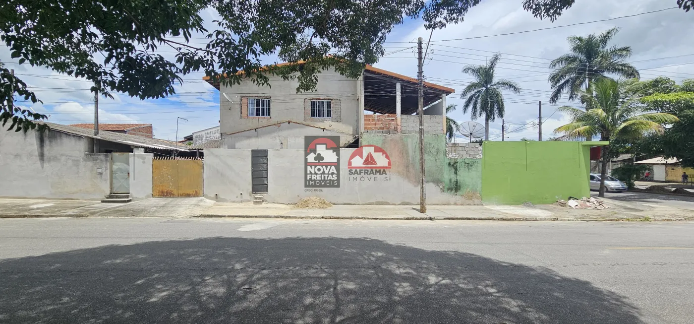 Casa / Sobrado Padrão em Pindamonhangaba 