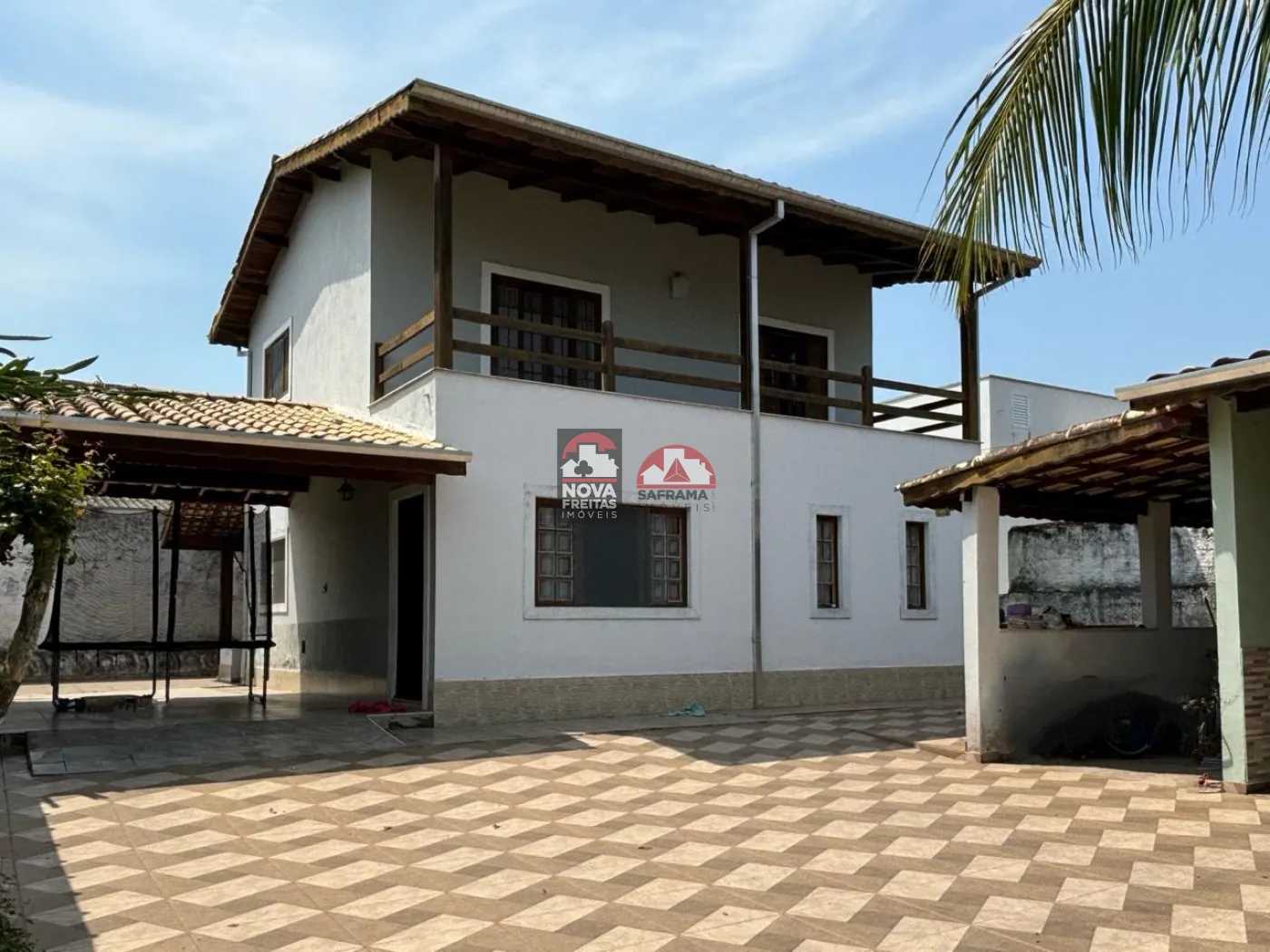 Casa / Sobrado Padrão em Caraguatatuba 