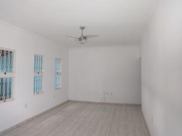 Alugar Casa / Padrão em Pindamonhangaba. apenas R$ 1.189,38