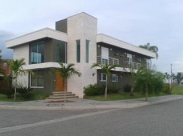 Alugar Casa / Sobrado Condomínio em Caraguatatuba. apenas R$ 2.800.000,00