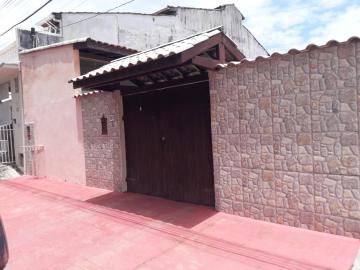 Alugar Casa / Sobrado Padrão em Caraguatatuba. apenas R$ 636.000,00