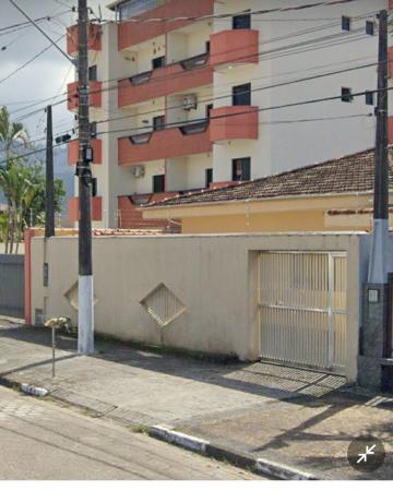 Alugar Casa / Padrão em Caraguatatuba. apenas R$ 3.000,00