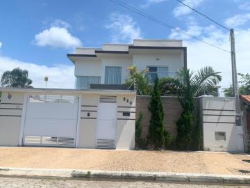 Alugar Casa / Sobrado Padrão em Caraguatatuba. apenas R$ 1.600.000,00