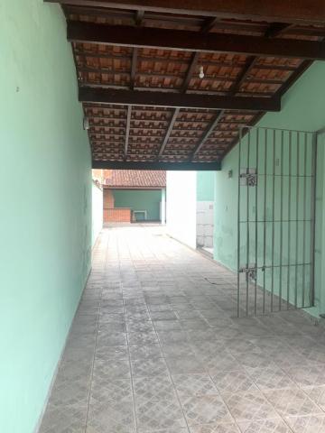 Alugar Casa / Padrão em Caraguatatuba. apenas R$ 2.300,00