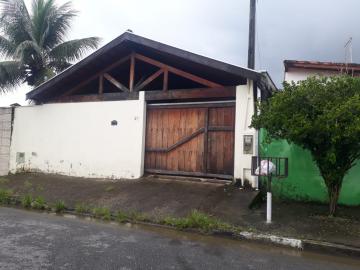 Alugar Casa / Padrão em Caraguatatuba. apenas R$ 375.000,00