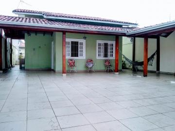Alugar Casa / Padrão em Caraguatatuba. apenas R$ 790.000,00