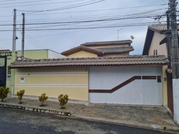 Alugar Casa / Sobrado Padrão em Jacareí. apenas R$ 3.500,00