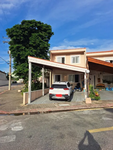 Alugar Casa / Sobrado Padrão em São José dos Campos. apenas R$ 450.000,00