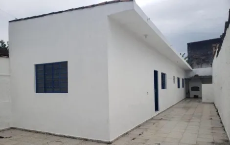 Alugar Casa / Padrão em Caraguatatuba. apenas R$ 350.000,00