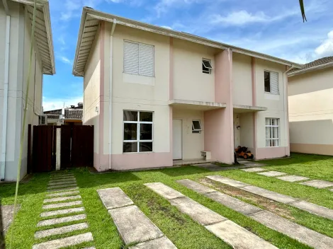 Alugar Casa / Sobrado Condomínio em Pindamonhangaba. apenas R$ 2.500,00