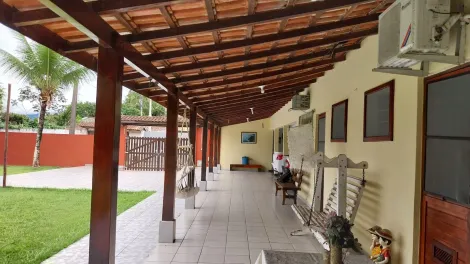 Alugar Casa / Padrão em Caraguatatuba. apenas R$ 2.100.000,00