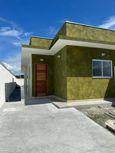 Alugar Casa / Padrão em Caraguatatuba. apenas R$ 2.500,00